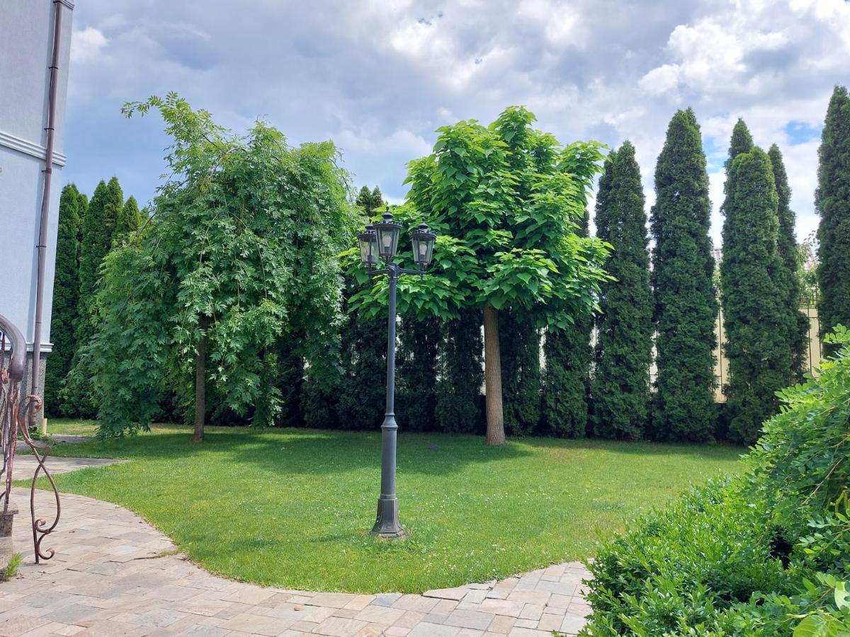 Bortnichi House Hotel Kyiv Exterior photo