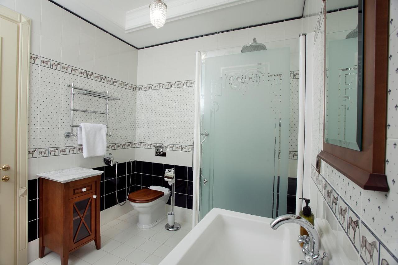Bortnichi House Hotel Kyiv Exterior photo